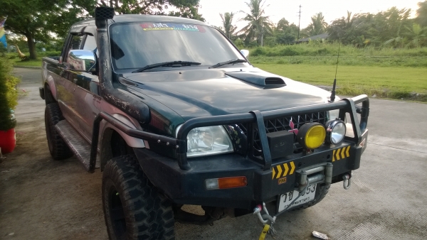 MITSUBISHI GRANDIS 4WD ปี2001