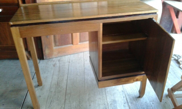 โต๊ะบัญชีงานเก่าไม้สักทองไม้สวยมากครับงานเก่าแก่ไม้สักทั้งหมดครับทำสีใหม่งานเนียนละเอียดครับแน่นหนักครับ ราคานี้ค่าช่างค่าสีก็คุ้มแล้วครับ โต๊ะบัญชีงานเก่าไม้สักทองไม้สวยมากครับงานเก่าแก่ไม้สักทั้งหมดครับทำสีใหม่งานเนียนละเอียดครับแน่นหนักครับ ราคานี้ค่าช่างค่าสีก็คุ้มแล้วครับ