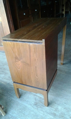 โต๊ะบัญชีงานเก่าไม้สักทองไม้สวยมากครับงานเก่าแก่ไม้สักทั้งหมดครับทำสีใหม่งานเนียนละเอียดครับแน่นหนักครับ ราคานี้ค่าช่างค่าสีก็คุ้มแล้วครับ โต๊ะบัญชีงานเก่าไม้สักทองไม้สวยมากครับงานเก่าแก่ไม้สักทั้งหมดครับทำสีใหม่งานเนียนละเอียดครับแน่นหนักครับ ราคานี้ค่าช่างค่าสีก็คุ้มแล้วครับ