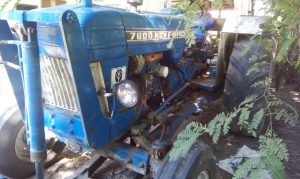 ขายรถไถ FORD สภาพพร้อมใช้งาน สนใจโทร 090-8588220คุณนะ 093-3258446คุณบิว หรือเข้าดูสินค้าอื่นๆได้ที่ www.truck.in.th/498 หรือเพจFacebook ณรงค์ ซื้อขายรถมือสอง (เว็บไซต์ส่วนตัว) หรือFacebook ตลาดรถมือสอง คุณนะ