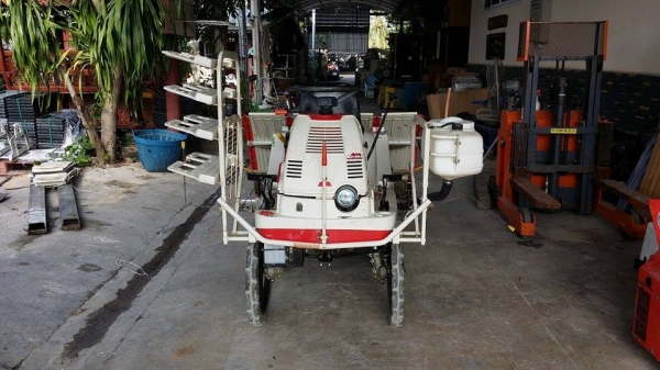 นำเข้าจากญี่ปุ่น รถดำนานั่งขับ MITSUBISHI  รุ่น MPR4H เก่าญี่ปุ่น  ดำนา 4 แถว พร้อมกล่องหยอดปุ๋ยน้ำด้านข้าง สภาพสวย