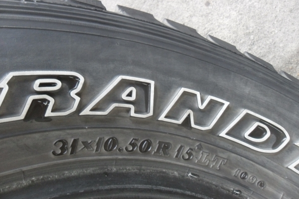 ยาง DUNLOP 31x10.50R15 สวยๆ 1 คู่ ราคา 1700 บาท ยาง DUNLOP 31x10.50R15 สวยๆ 1 คู่ ราคา 1700 บาท