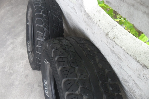 ยาง DUNLOP 31x10.50R15 สวยๆ 1 คู่ ราคา 1700 บาท ยาง DUNLOP 31x10.50R15 สวยๆ 1 คู่ ราคา 1700 บาท