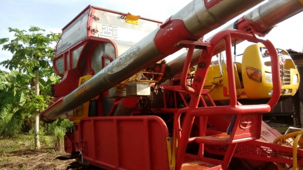 ขายรถเกี่ยวข้าวศักดิ์พัฒนา Big47