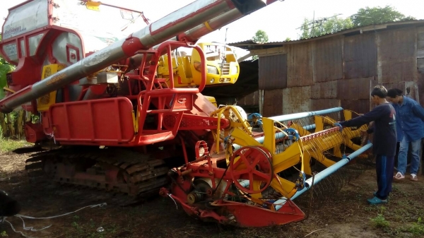 ขายรถเกี่ยวข้าวศักดิ์พัฒนา Big47