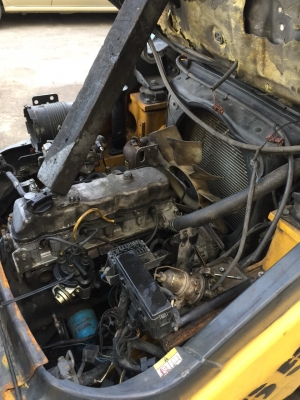 ขายรถยกโฟร์คลิฟท์ยี่ห้อKOMAT'SU 2 ตัน เครื่องยนต์เบนซิล เสาสูง 3 เมตร ขายรถยกโฟร์คลิฟท์ยี่ห้อKOMAT'SU 2 ตัน เครื่องยนต์เบนซิล เสาสูง 3 เมตร