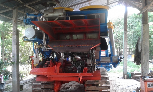 แบ่งจ่่าย 2 งวดได้ครับ ขายรถเกี่ยวไทยเจริญการช่างเครื่องยนต์ hino j2 เทอร์โบ 260  hp  ตัวเดิน pc 200 โซ่ d2  45 ข้อ ปั้มไดกิ้นเบอร์ 22 รถทำใหม่หลายรายการครับ