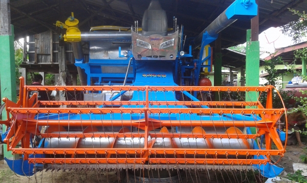 แบ่งจ่่าย 2 งวดได้ครับ ขายรถเกี่ยวไทยเจริญการช่างเครื่องยนต์ hino j2 เทอร์โบ 260  hp  ตัวเดิน pc 200 โซ่ d2  45 ข้อ ปั้มไดกิ้นเบอร์ 22 รถทำใหม่หลายรายการครับ