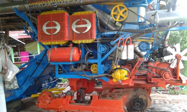 แบ่งจ่่าย 2 งวดได้ครับ ขายรถเกี่ยวไทยเจริญการช่างเครื่องยนต์ hino j2 เทอร์โบ 260  hp  ตัวเดิน pc 200 โซ่ d2  45 ข้อ ปั้มไดกิ้นเบอร์ 22 รถทำใหม่หลายรายการครับ