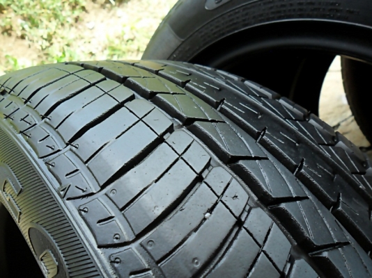 ยางขอบ16 กู๊ดเยียร์205-55-R16 ปี14 (4เส้น1,900บ) ยางขอบ16 กู๊ดเยียร์205-55-R16 ปี14 (4เส้น1,900บ)