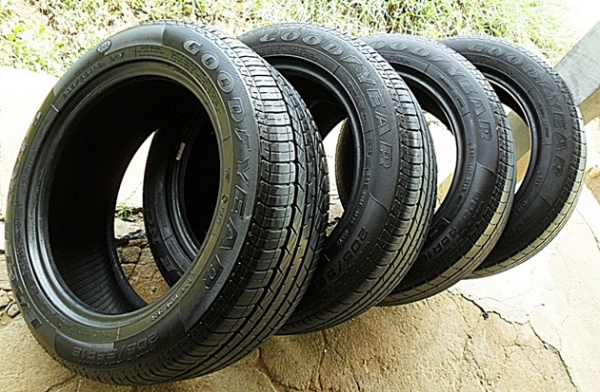 ยางขอบ16 กู๊ดเยียร์205-55-R16 ปี14 (4เส้น1,900บ)