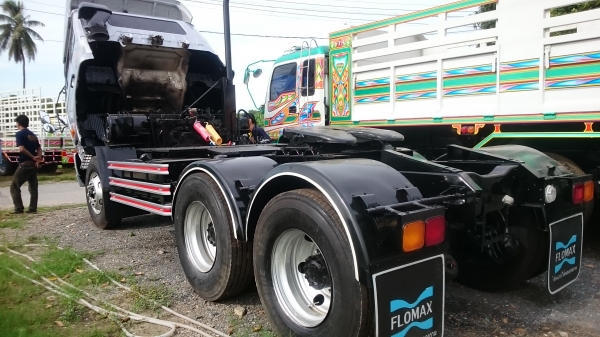 ขายรถบรรทุกหัวลาก NISSAN UD 454