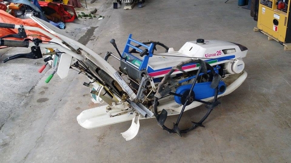 นำเข้าจากญี่ปุ่น รถดำนา ISEKI  รุ่น SANAE 25  เก่าญี่ปุ่น ดำนา 2 แถว  ขนาดกระทัดรัด สภาพสวย