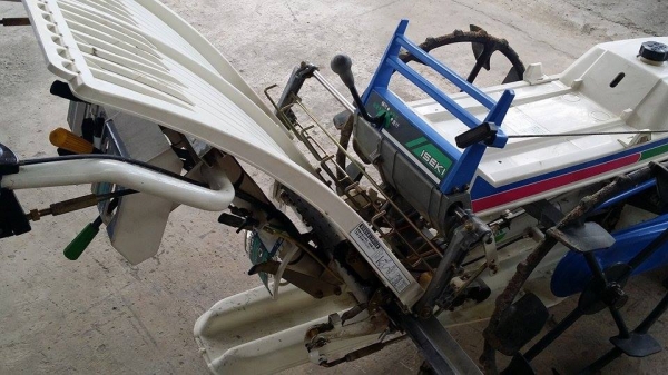 นำเข้าจากญี่ปุ่น รถดำนา ISEKI  รุ่น SANAE 25  เก่าญี่ปุ่น ดำนา 2 แถว  ขนาดกระทัดรัด สภาพสวย