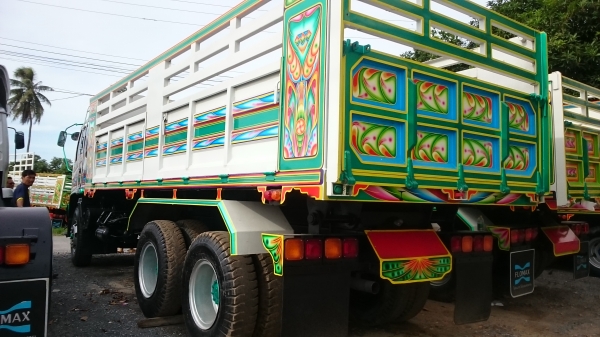 ชายรถบรรทุก ISUZU DECA-270
