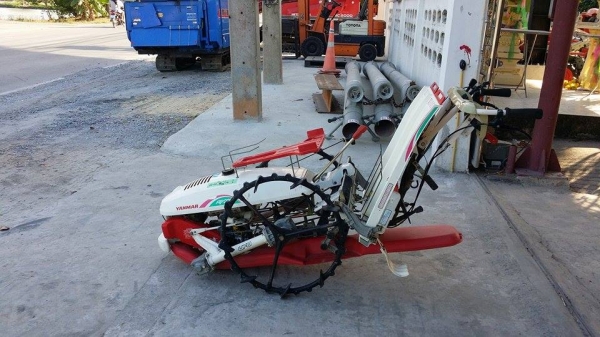 นำเข้าจากญี่ปุ่น รถดำนา YANMAR รุ่น AP200 เก่าญี่ปุ่น  ดำนา 2 แถว  ขนาดกระทัดรัด สภาพสวยมาก