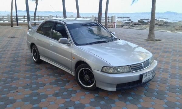 ขายMITSUBISHI LANCER GLX i Limitedโฉมท้ายเบนซ์ ปี2001 เครื่อง1600 ออโต้