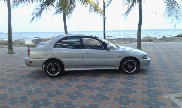 ขายMITSUBISHI LANCER GLX i Limitedโฉมท้ายเบนซ์ ปี2001 เครื่อง1600 ออโต้
