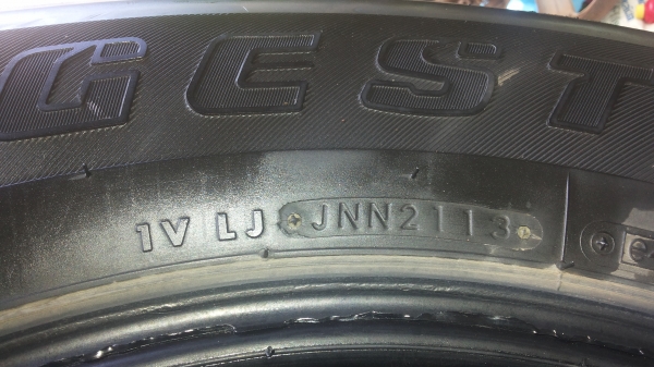 ขายยางของรถที่บ้านเองถอดออก ปี13_265/70/16ยางดอกดีอยู่เลย