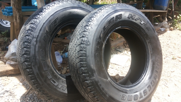 ขายยางของรถที่บ้านเองถอดออก ปี13_265/70/16ยางดอกดีอยู่เลย