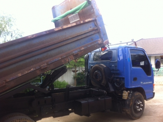 6ล้อดั้ม ISUZU NPR-130 TURBO ปี 2548
