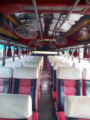 รถบัส 6 ล้อ (10 ม.) เครื่อง และแชซซี Hino