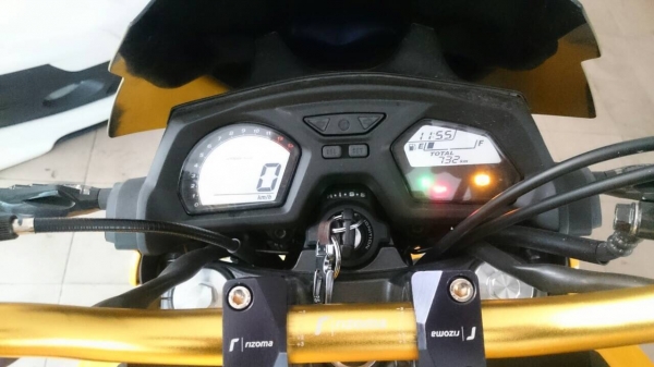 ขาย CB650F สีเหลือง ปี2015