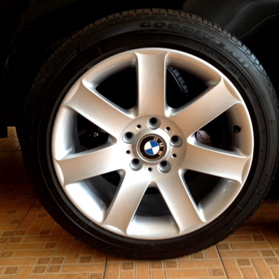 ----ขายแล้ว----แม็กซ์พร้อมยาง BMW 17นิ้ว 3 ทุกรุ่นครับ ตจวส่งได้
