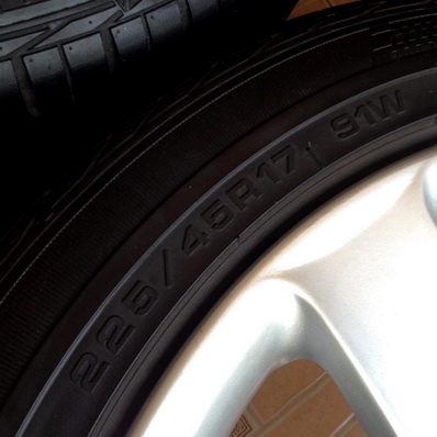 ----ขายแล้ว----แม็กซ์พร้อมยาง BMW 17นิ้ว 3 ทุกรุ่นครับ ตจวส่งได้