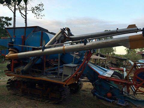 ขายรถเกี่ยวข้าวบางไทร เครืองisuzu 195 ตัวเดิน10 อุ้ม1.8 ตัน ปั๊มแฝด 22 ขายรถเกี่ยวข้าวบางไทร เครืองisuzu 195 ตัวเดิน10 อุ้ม1.8 ตัน ปั๊มแฝด 22