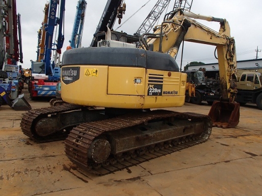 ขายแบคโฮ KOMATSU PC228USLC-3T ขายแบคโฮ KOMATSU PC228USLC-3T