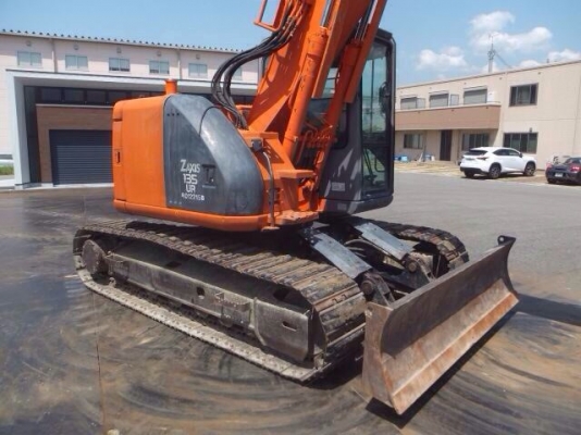 มาใหม่จ้า  HITACHI  ZX135 UR  ปี 2002   เก่าญี่ปุ่น  สภาพสวยมากๆๆ   ราคากันเองสนใจโทร  089-7462641  สุวรรณีจ้า