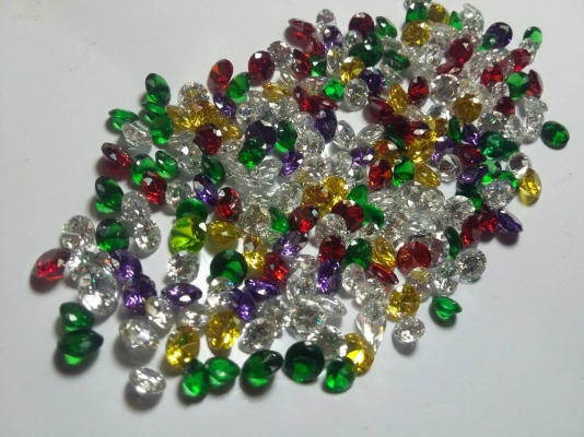 พลอยรัสเซียสี 200 เม็ด