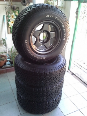 Max + BF All 265/75/16 ปลายปี11 สวยๆ1ชุด