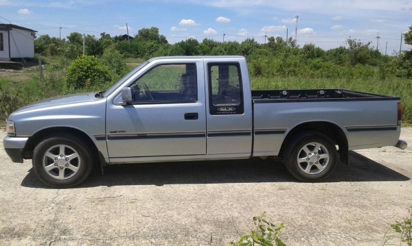 Isuzu SLX หน้าหนูแท้ กระจกไฟฟ้า พวงมาลัยพาวเวอร์โรงงาน เครื่องดี สีสวย พร้อมขับไกล ราคาไม่แพง