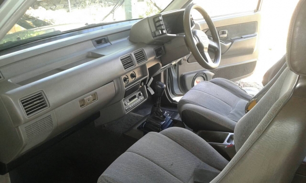 Isuzu SLX หน้าหนูแท้ กระจกไฟฟ้า พวงมาลัยพาวเวอร์โรงงาน เครื่องดี สีสวย พร้อมขับไกล ราคาไม่แพง