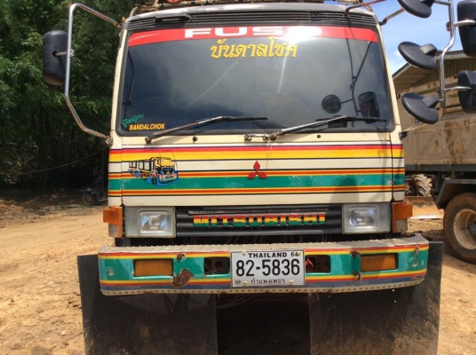 รถ Mitsubihi 220 MA T๊urbo รถ Mitsubihi 220 MA T๊urbo