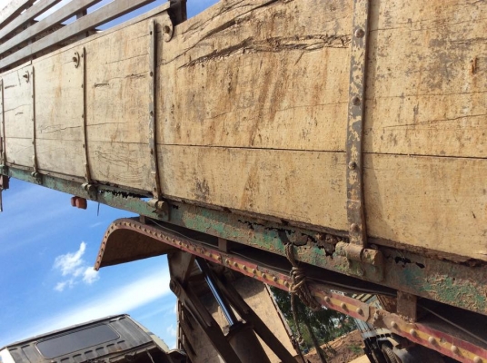 รถ Mitsubihi 220 MA T๊urbo