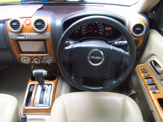 MU7 ปี2011 เครื่องดีเซล รถสวยมาก เจ้าของดูแลมาดี  สนใจโทร097-107-8777