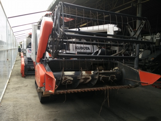 ขายรถเกี่ยวข้าว DC70G