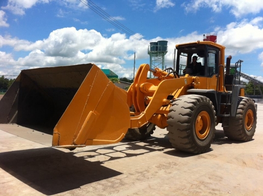 ขายรถตักล้อยางราคาถูกสภาพดี