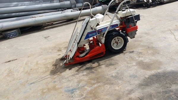 นำเข้าจากญี่ปุ่น รถเกี่ยวข้าวเดินตามแบบมัดข้าวในตัว KUBOTA  รุ่น RB30(4) เก่าญี่ปุ่น สภาพสวย