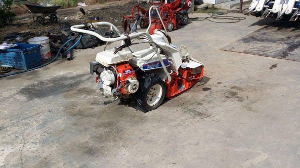 นำเข้าจากญี่ปุ่น รถเกี่ยวข้าวเดินตามแบบมัดข้าวในตัว KUBOTA  รุ่น RB30(4) เก่าญี่ปุ่น สภาพสวย