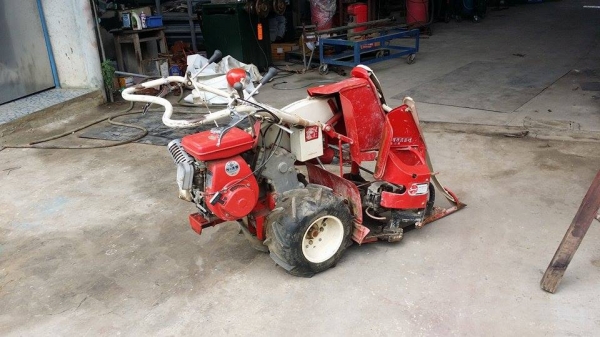 นำเข้าจากญี่ปุ่น รถเกี่ยวข้าวเดินตามแบบมัดข้าวในตัว YANMAR   รุ่น BS300B เก่าญี่ปุ่น สภาพสวย