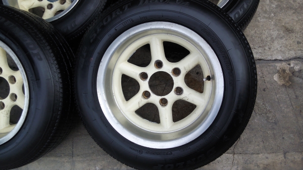ขายล้อ 15X8 พร้อมยาง ปี 12 ชุด 4 วง 8500 บาท