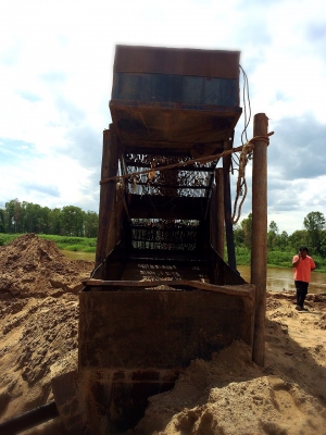 ขายเรือดูดทรายพร้อมอุปกรณ์