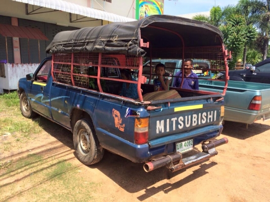 ขายครับ ไซโคน ปี33 เครื่องผ่าน. คัสชีสวย. ไม่ผุ. เอกสารพร้อม ภาสรเต็ม ยางดี ราคา47000 สนใจ0930693225 สารคาม