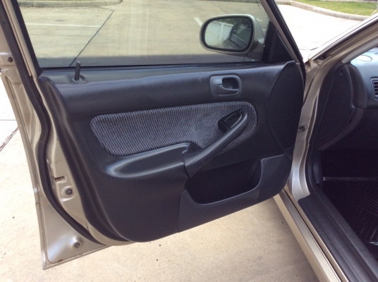 ขายซีวิคตาโต ปี96 เครื่องวีเทคใหญ่ D16Y เกียร์ธรรมดา เพาเวอร์ ไฟฟ้าทั้งคัน ภายในสวยเดิมๆ ตัวถังบางเดิมสีเงามีริ้วรอยบ้าง แม็กขอบ14" เครื่องสดวิ่งดีมาก ช่วงล่างโช๊คสตรัทปรับเกลียวสูงต่ำหนึบแน่น รถขับดีมาก ทดลองขับได้ครับ