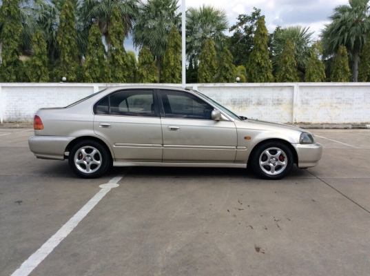 ขายซีวิคตาโต ปี96 เครื่องวีเทคใหญ่ D16Y เกียร์ธรรมดา เพาเวอร์ ไฟฟ้าทั้งคัน ภายในสวยเดิมๆ ตัวถังบางเดิมสีเงามีริ้วรอยบ้าง แม็กขอบ14" เครื่องสดวิ่งดีมาก ช่วงล่างโช๊คสตรัทปรับเกลียวสูงต่ำหนึบแน่น รถขับดีมาก ทดลองขับได้ครับ