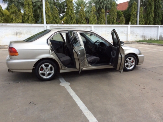 ขายซีวิคตาโต ปี96 เครื่องวีเทคใหญ่ D16Y เกียร์ธรรมดา เพาเวอร์ ไฟฟ้าทั้งคัน ภายในสวยเดิมๆ ตัวถังบางเดิมสีเงามีริ้วรอยบ้าง แม็กขอบ14" เครื่องสดวิ่งดีมาก ช่วงล่างโช๊คสตรัทปรับเกลียวสูงต่ำหนึบแน่น รถขับดีมาก ทดลองขับได้ครับ